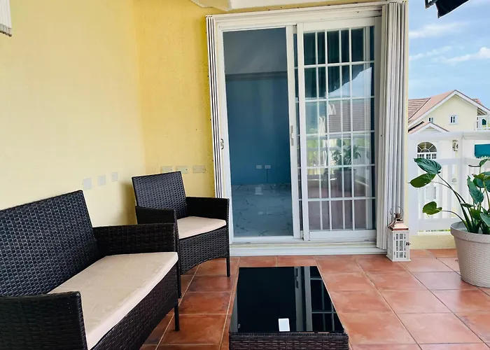 Luxury Apartments And Rooms,The Lagoons
